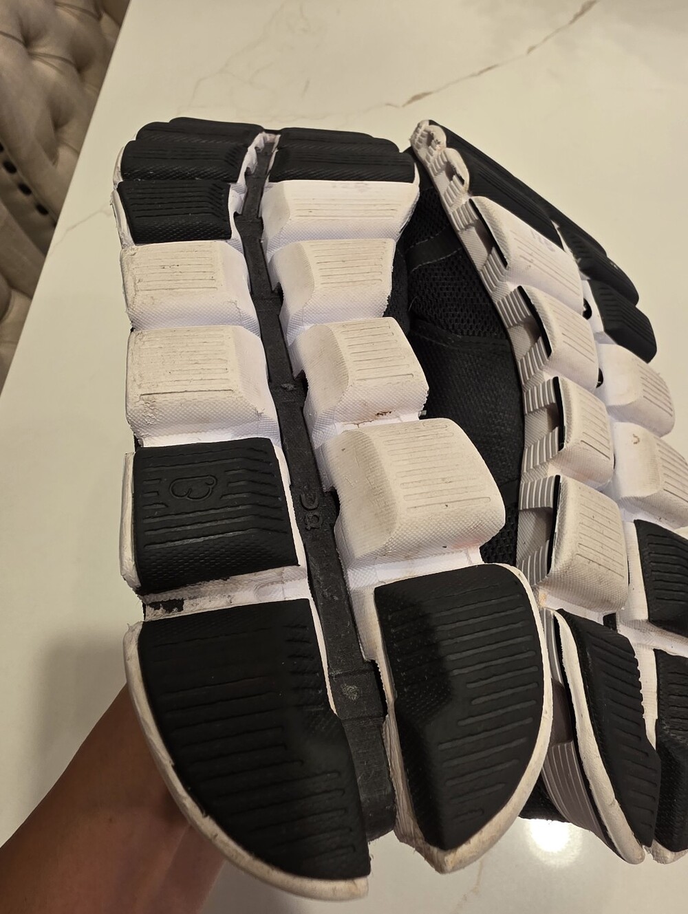 On Running Running WomenCloud Running Shoes - Black/White Size 9.5 - Picture 10 of 11